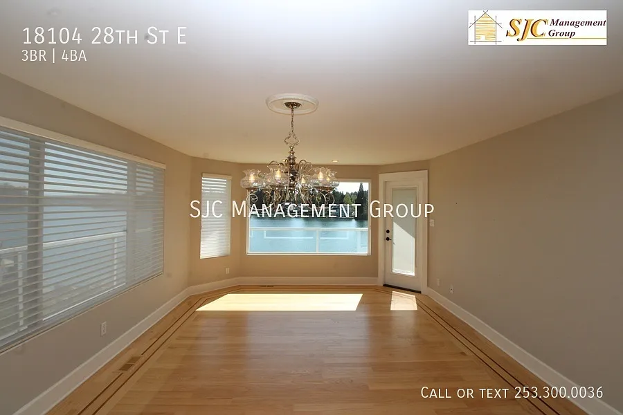Three bedroom waterfront home for rent on Lake Tapps — Photo 4