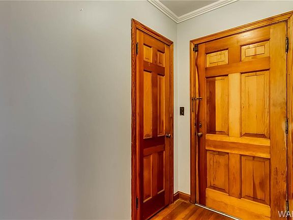 3rd image of 547 27th St
