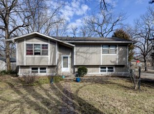 420 E McCarty St, Edgerton, KS 66021