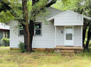 104 S Ross St, Walters, OK 73572