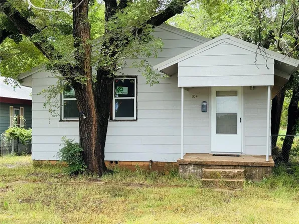 104 S Ross St, Walters, OK 73572
