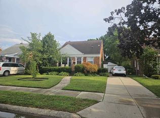 17970 Lincoln Dr, Roseville, MI 48066