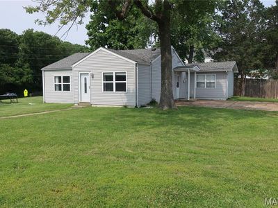 5000 Meadow Dr, Imperial, MO, 63052