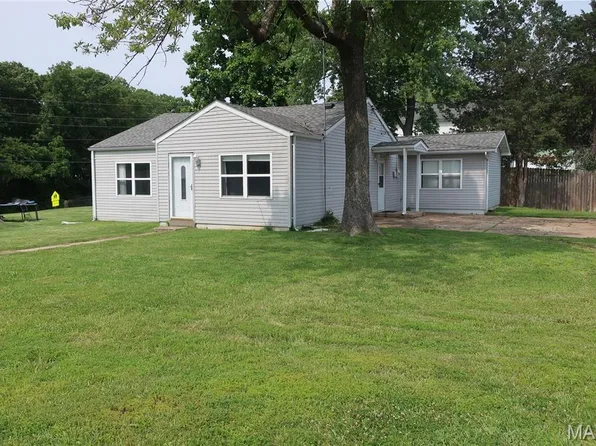 5000 Meadow Dr, Imperial, MO 63052