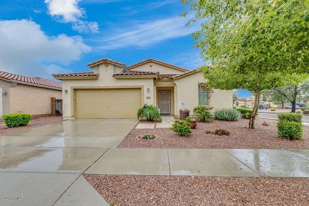 4 bed, 2066 sqft, $4,500 — Photo 1