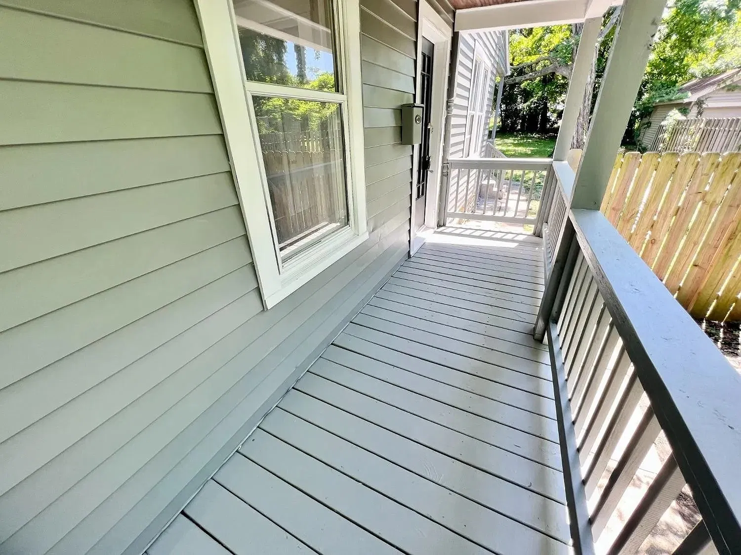 2 bed, 1.5 bath, 1260 sqft, $1,697 — Photo 2