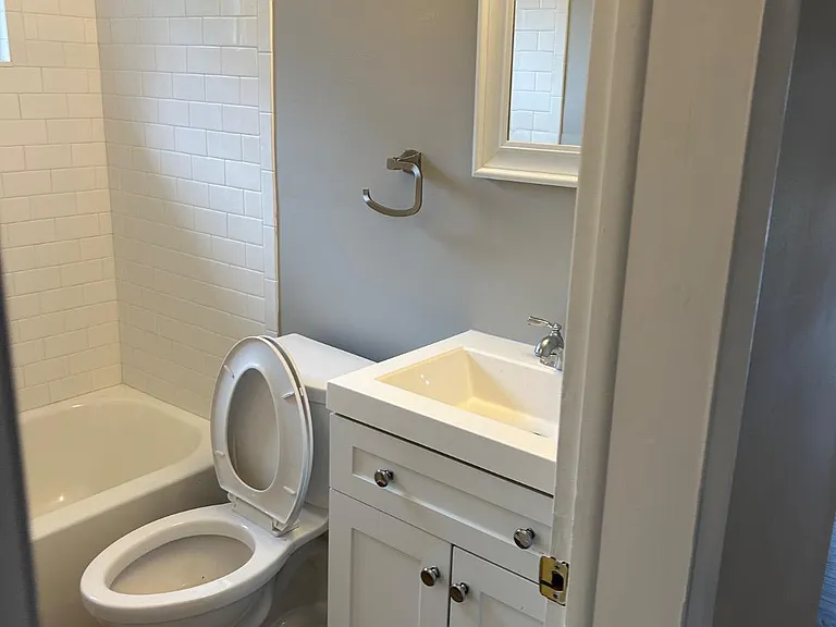 839 Garrett Ln — Photo 15