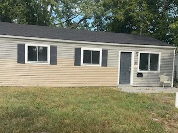 9 Saint Lambert Dr, Cahokia, IL 62206