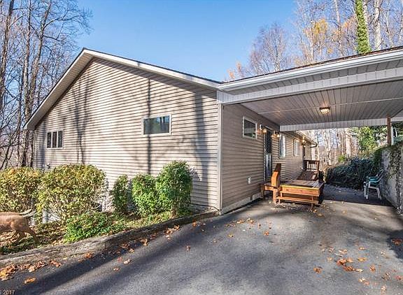 2nd image of 95 Canary Ln