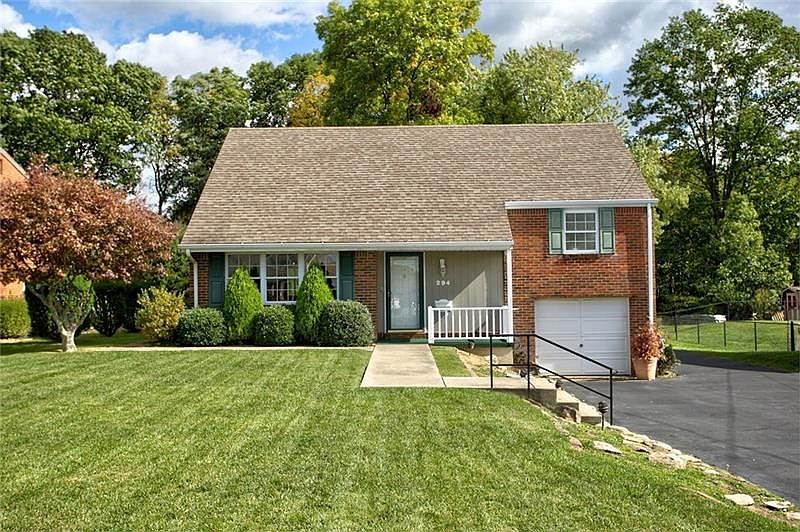 1st image of 294 Hillcrest Dr