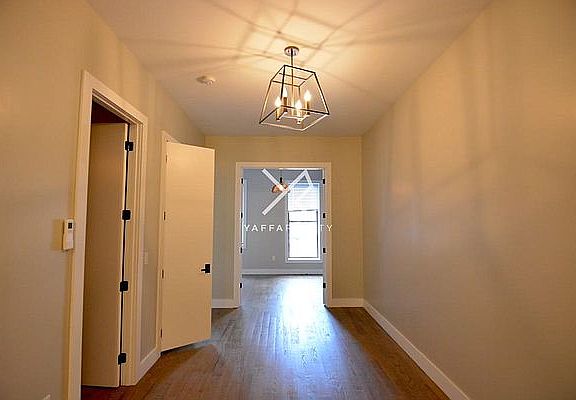 3rd image of 1043 Bedford Ave APT 4A