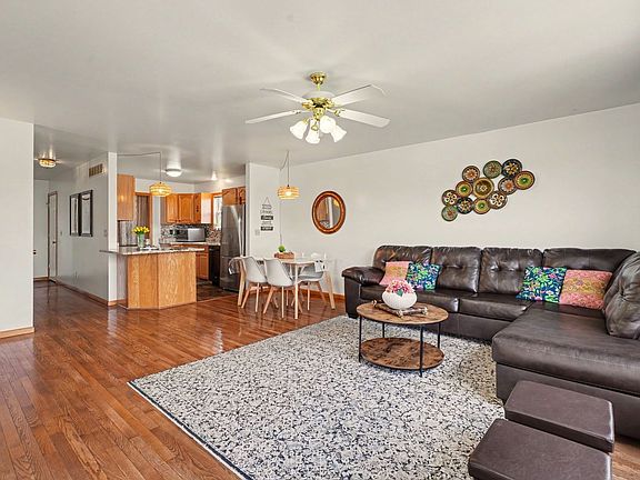 4th image of 708 Erin Dr