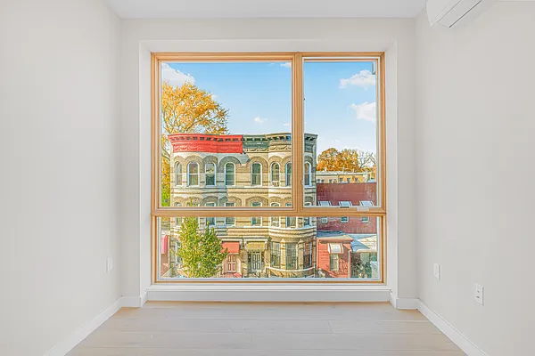 Rented by R New York | media 9