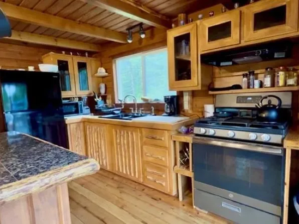 704 Alaska Cedar Ct, Ketchikan, AK 99950