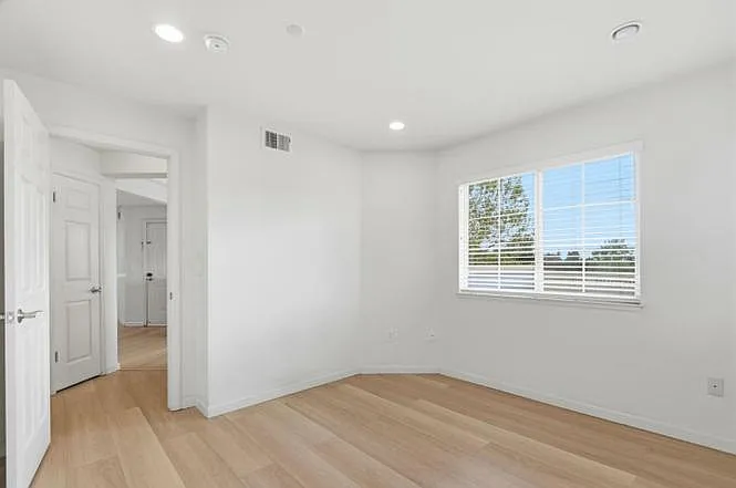 612 Arcadia Ter #301 — Photo 24
