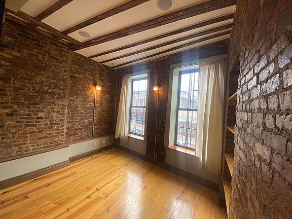 3rd image of 1467 Bedford Ave APT 2