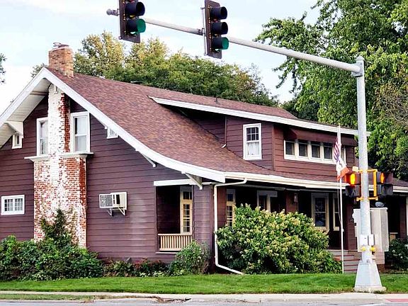 2nd image of 402 S Iowa Ave