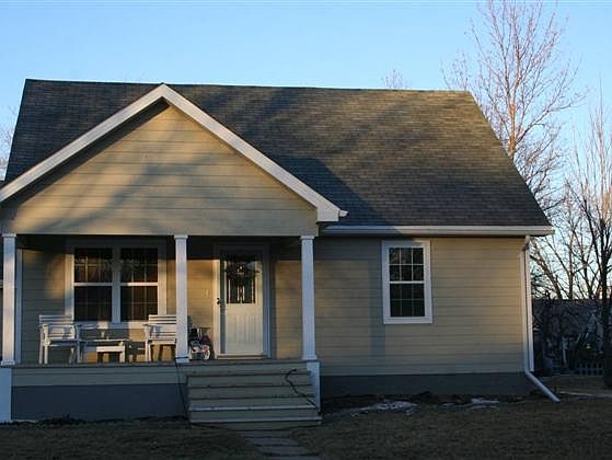 1st image of 104 S Aberley Ave