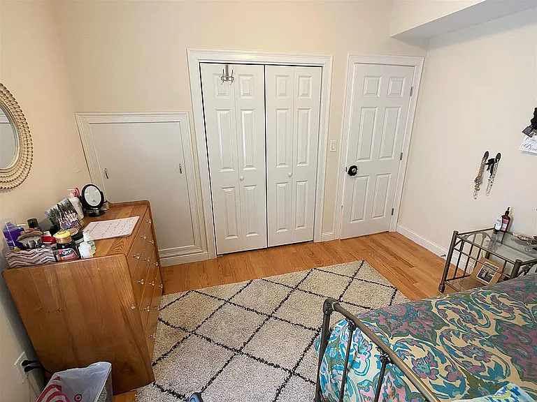 521 Main St #2 — Photo 16