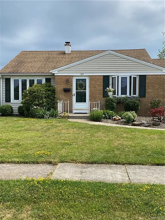 189 Zoerb Ave photo 1