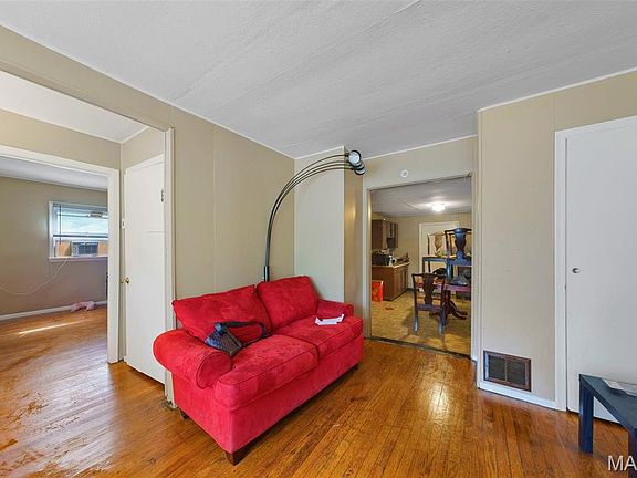 5th image of 10023 Bon Oak Dr