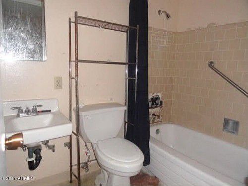 4th image of 1006 E Hacienda Dr