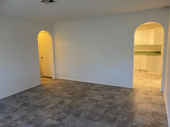 3rd image of 8308 NE 34th Pl