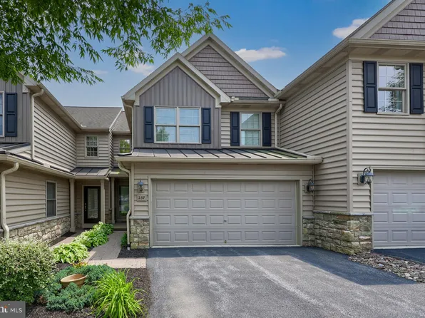 237 Fieldcrest Ln, Ephrata, PA 17522