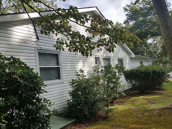 4th image of 33 Bowie Dr
