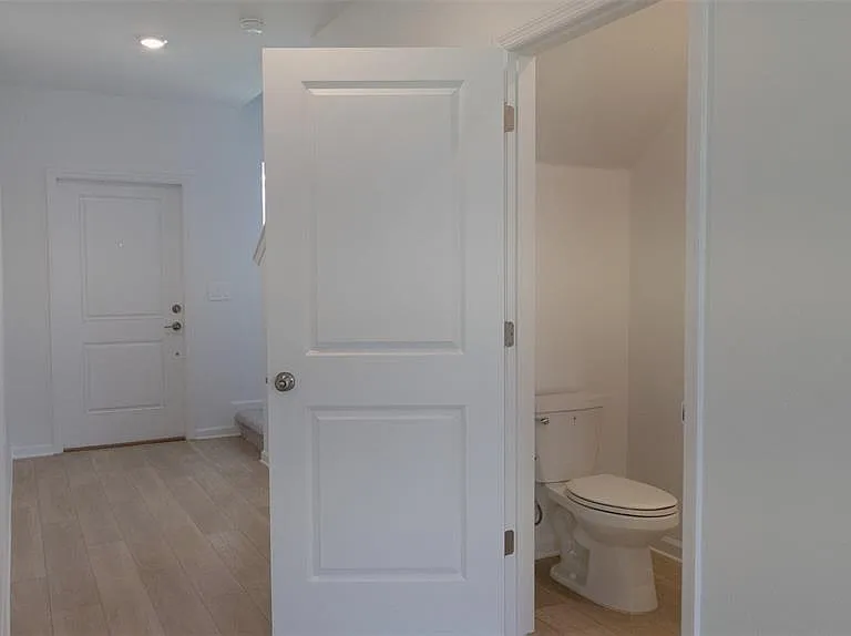 6433 Domizio Dr — Photo 21