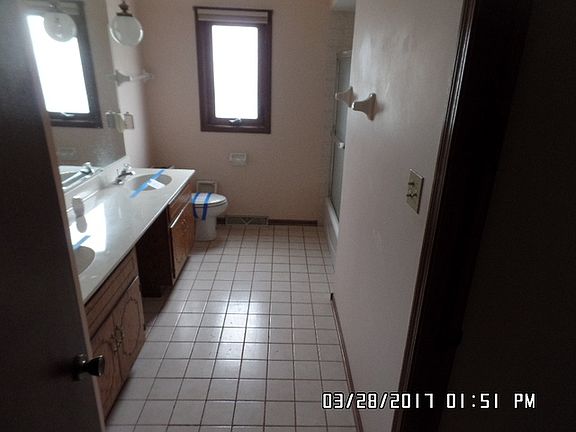 5th image of 15210 Windsor Dr