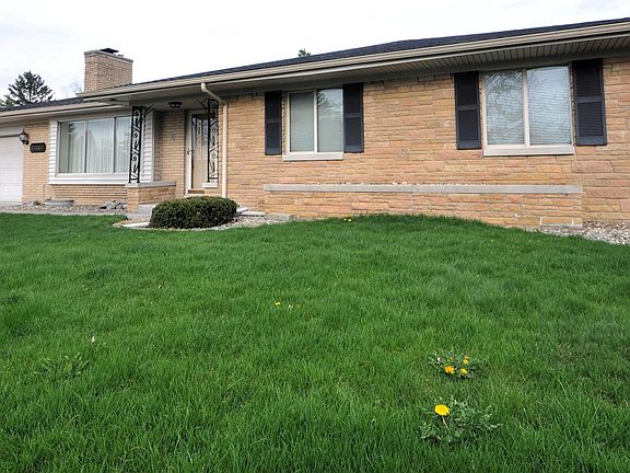 2nd image of 61460 Elderberry Ln
