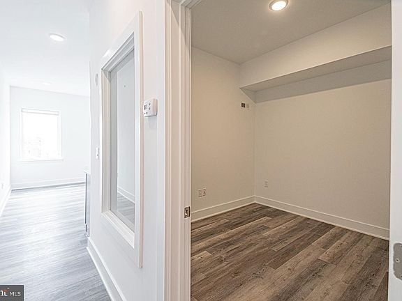 4th image of 1524 South St #504
