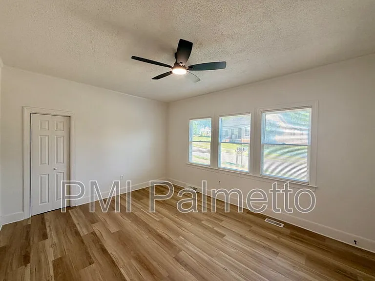 260 8th St #B — Photo 4