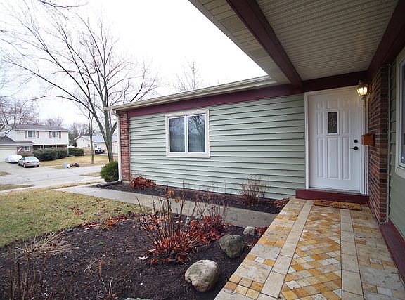 2nd image of 638 Hingham Ln