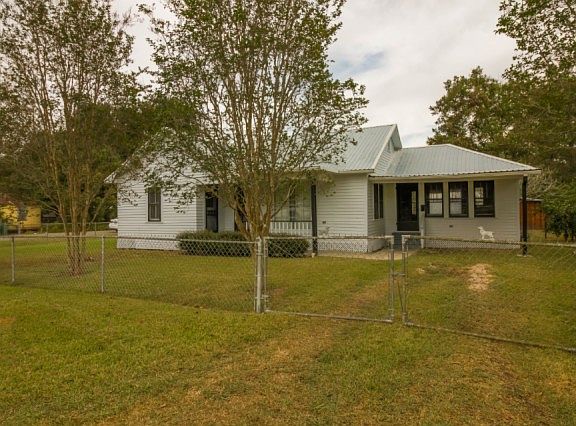 4th image of 514 Karen Dr