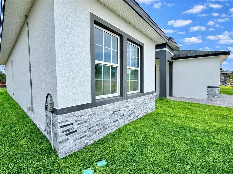 11591 SW 59th Ter — Photo 3