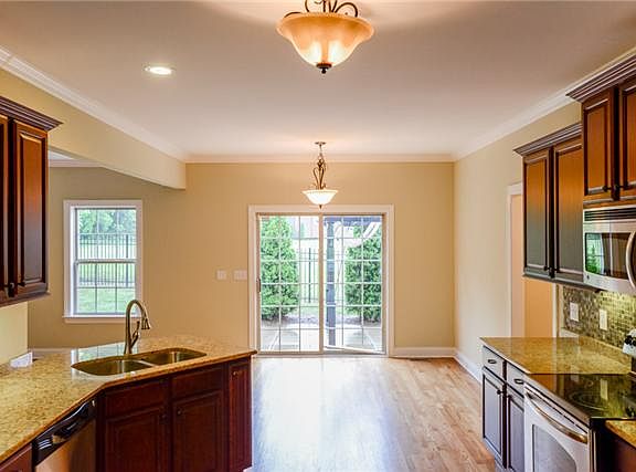 5th image of 5209 Middlebury Dr