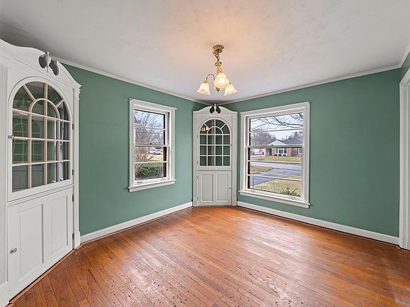 5th image of 1818 E Indiana St