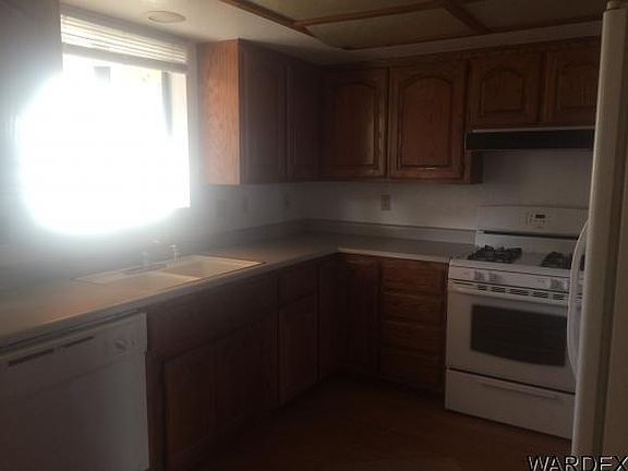 5th image of 1808 Davis Ave