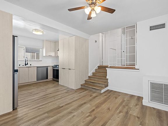 4th image of 340 N Palm Dr APT 8