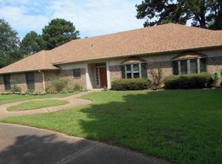 108 Crumpton Dr, Texarkana, TX 75503