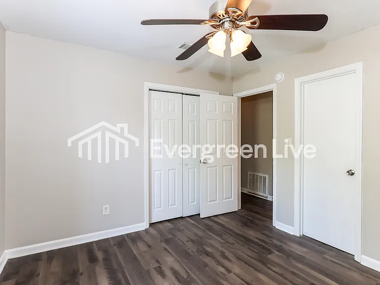 2686 Barclay St — Photo 12
