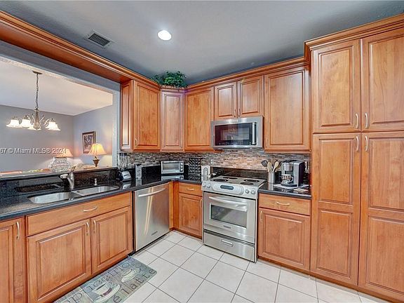 4th image of 5429 NW 90th Ter #5429