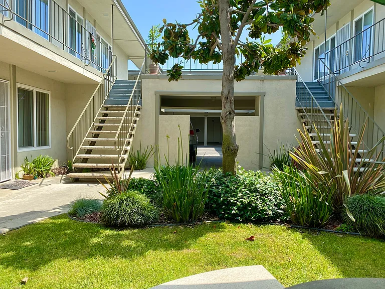 4002 Howard Ave #8 — Photo 21
