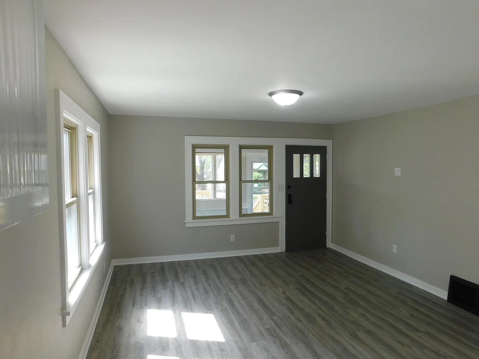 4 bed, 2175 sqft, $2,650 — Photo 3