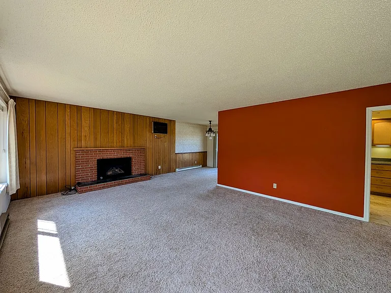 1616 Jefferson St — Photo 15