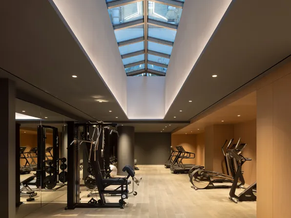 135 East 47th Street image 10 of 15