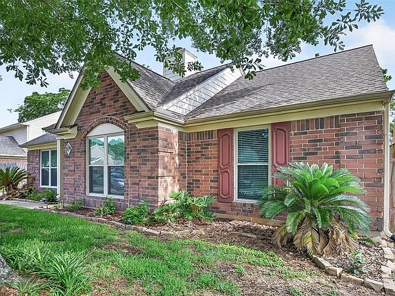 3rd image of 5209 Spring Circle Dr