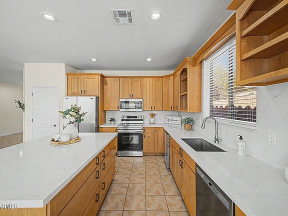 3rd image of 11921 W ADAMS Street
